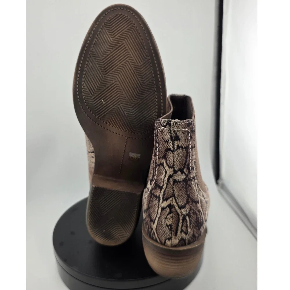 Boutique‎ by Corkys Womens Brown Snakeskin Print Ankle Boots Size 8 Block Heel